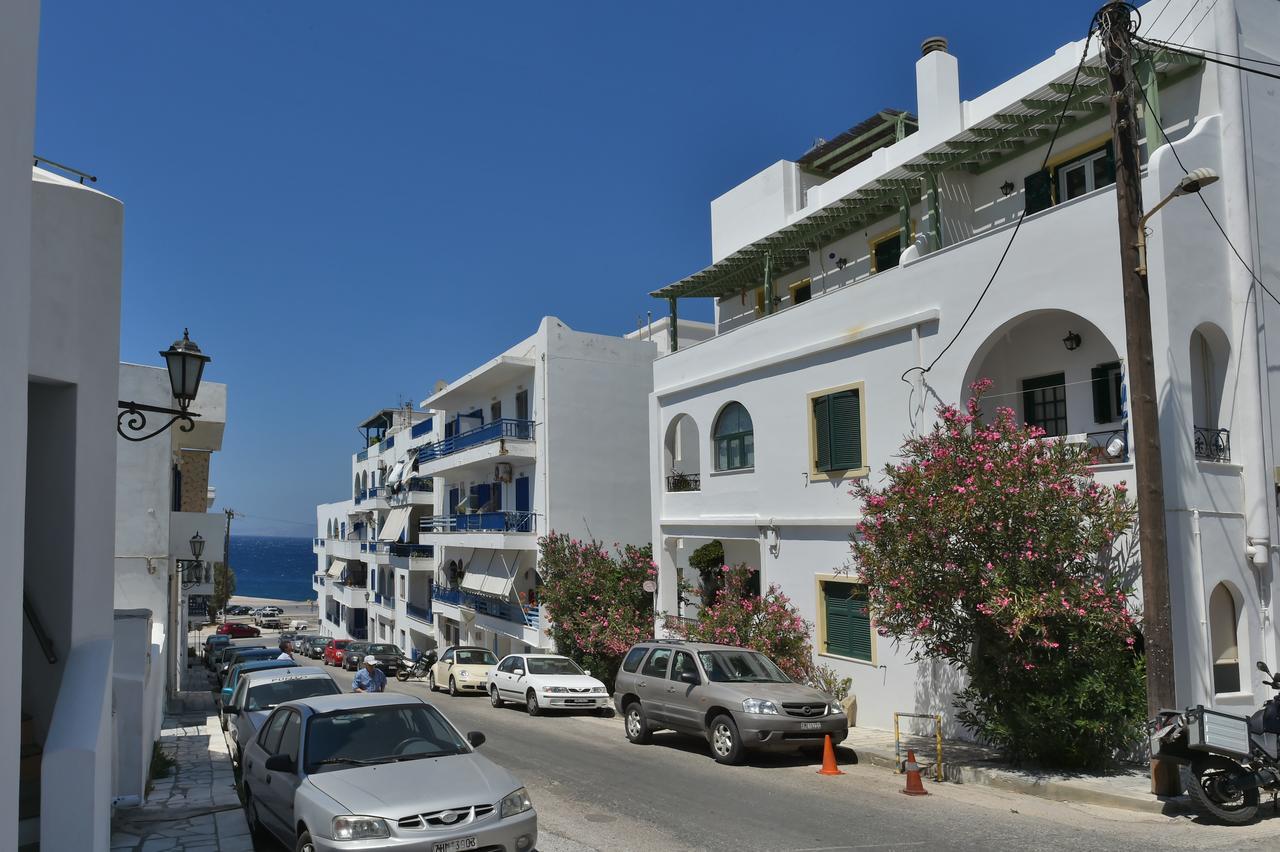 Hotel Πικροδάφνες à Tínos Extérieur photo